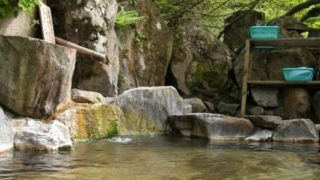 新潟の秘湯 雨飾温泉 雨飾山荘 都忘れの湯 露天風呂 ヒスイの産地 糸魚川市のおすすめ温泉宿とグルメ旅