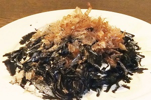 日本蕎麦を使ったブラック焼きそば　お食事処　大瀬　新潟県糸魚川市