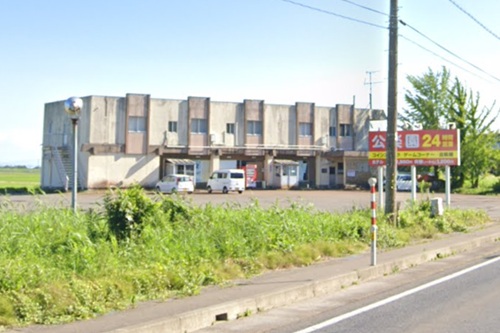 ホテル公楽園(ゲームセンター)レトロ自販機、激安宿泊が可能と話題 新潟・燕市
