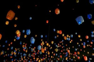 新潟スカイランタンフェスティバル｜幻想の灯りが舞う冬の夜