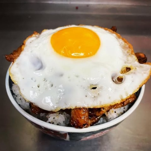 【新津】行列必至！箱岩で味わう絶品肉ランチ。愛され続ける老舗の味とは？